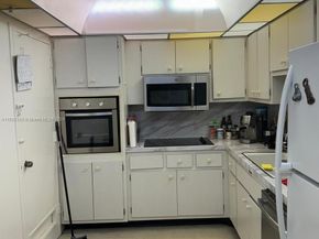 400 Kings Point Dr 527, Sunny Isles Beach FL 33160