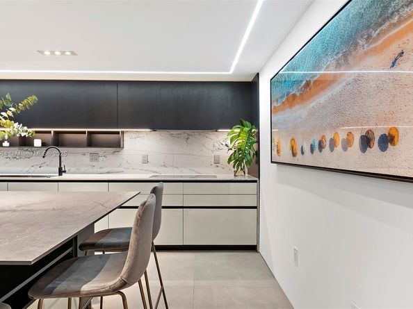 2301 Collins Ave 1004, Miami Beach FL 33139