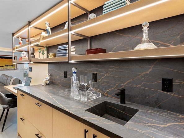 2301 Collins Ave 1004, Miami Beach FL 33139