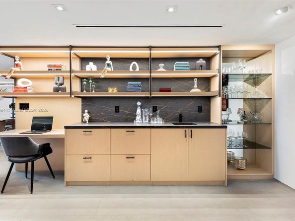 2301 Collins Ave 1004, Miami Beach FL 33139