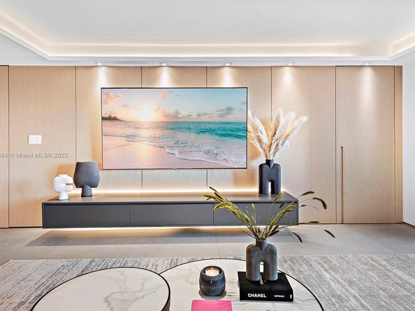 2301 Collins Ave 1004, Miami Beach FL 33139