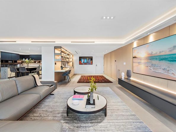 2301 Collins Ave 1004, Miami Beach FL 33139