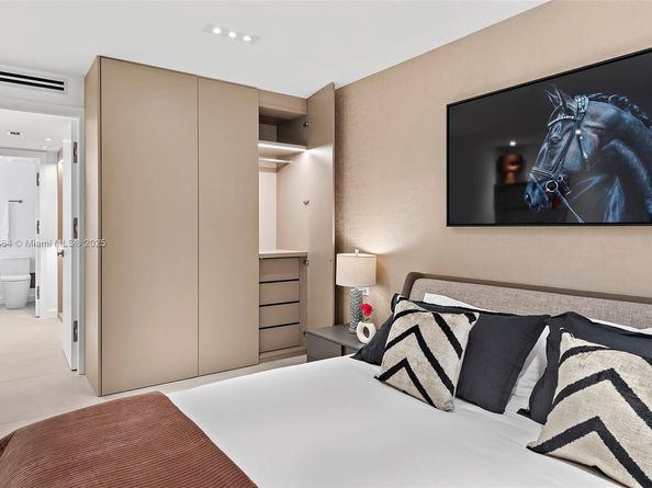 2301 Collins Ave 1004, Miami Beach FL 33139