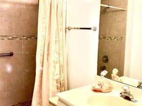 10249 NW 9th St Cir 1108, Miami FL 33172