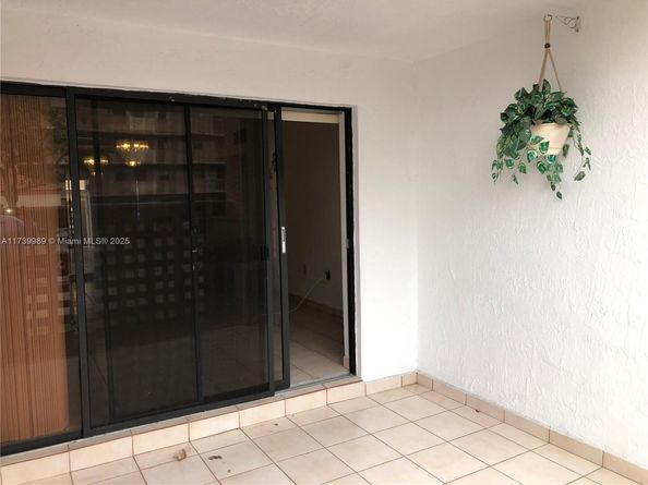 10249 NW 9th St Cir 1108, Miami FL 33172