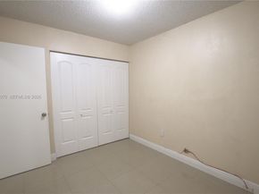 690 W Park Dr 2204, Miami FL 33172