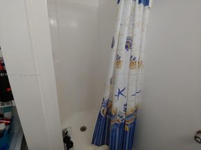 690 W Park Dr 2204, Miami FL 33172