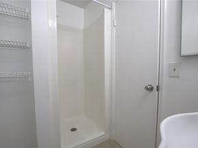 690 W Park Dr 2204, Miami FL 33172