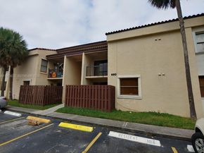 690 W Park Dr 2204, Miami FL 33172