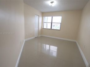 690 W Park Dr 2204, Miami FL 33172