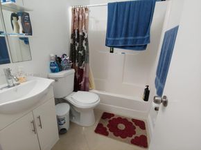 690 W Park Dr 2204, Miami FL 33172