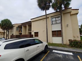 690 W Park Dr 2204, Miami FL 33172