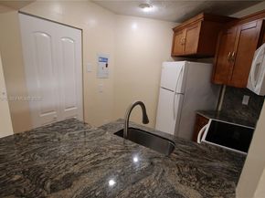 690 W Park Dr 2204, Miami FL 33172