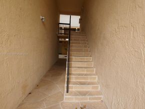 690 W Park Dr 2204, Miami FL 33172