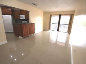 690 W Park Dr 2204, Miami FL 33172