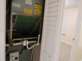 690 W Park Dr 2204, Miami FL 33172