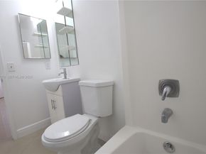 690 W Park Dr 2204, Miami FL 33172