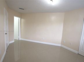 690 W Park Dr 2204, Miami FL 33172