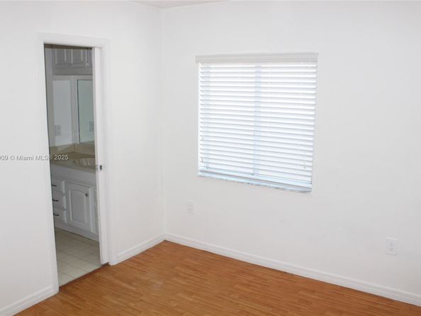 180 Riviera Cir 305, Weston FL 33326