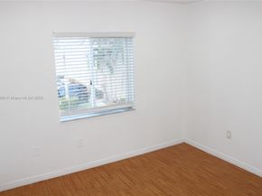 180 Riviera Cir 305, Weston FL 33326