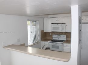 180 Riviera Cir 305, Weston FL 33326