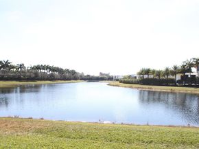 180 Riviera Cir 305, Weston FL 33326