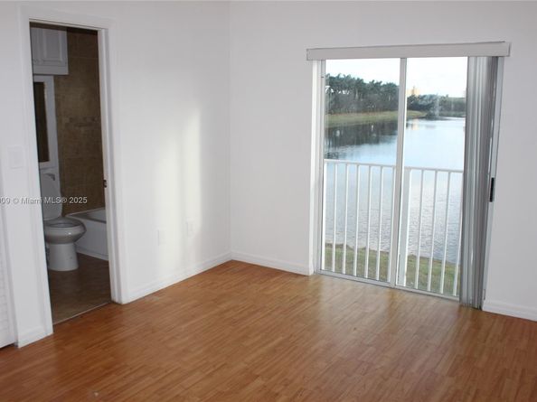 180 Riviera Cir 305, Weston FL 33326