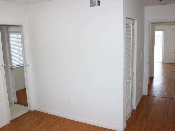 180 Riviera Cir 305, Weston FL 33326