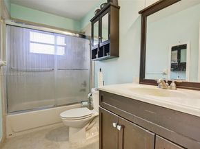 160 NW 34th St, Oakland Park FL 33309