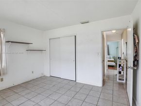 160 NW 34th St, Oakland Park FL 33309