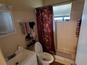 221 NE 21st St, Pompano Beach FL 33060