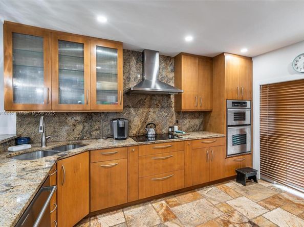 3687 NE 168th St 119, North Miami Beach FL 33160