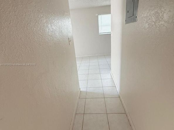 2798 NW 9th Pl, Fort Lauderdale FL 33311