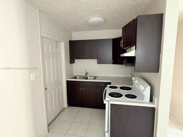 2798 NW 9th Pl, Fort Lauderdale FL 33311