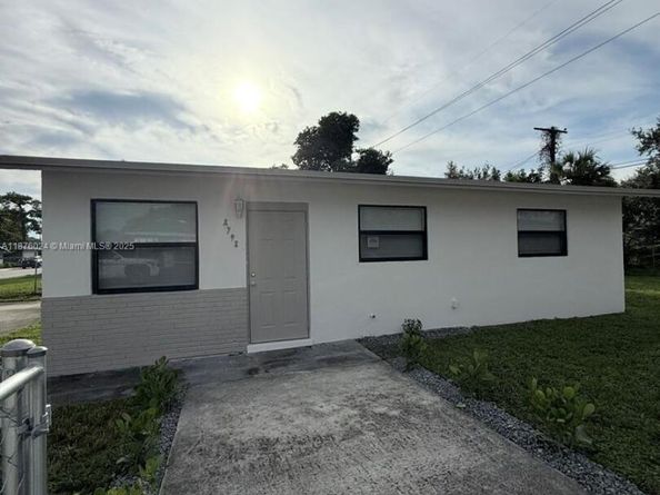 2798 NW 9th Pl, Fort Lauderdale FL 33311