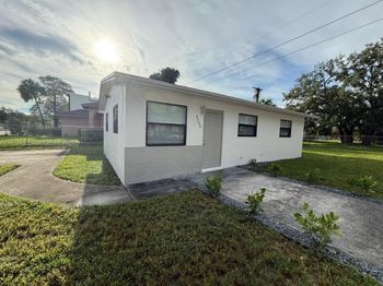 2798 NW 9th Pl