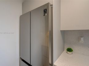 2000 NE 135th St 908, North Miami FL 33181