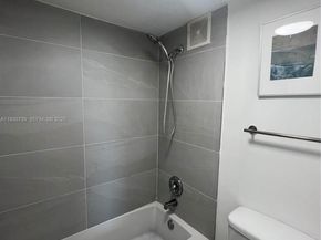 2000 NE 135th St 908, North Miami FL 33181