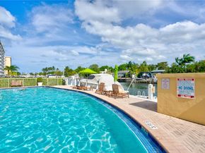 2000 NE 135th St 908, North Miami FL 33181