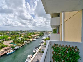 2000 NE 135th St 908, North Miami FL 33181