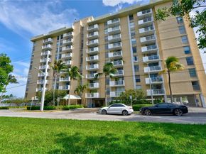 2000 NE 135th St 908, North Miami FL 33181