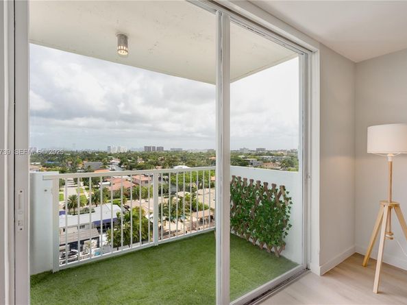 2000 NE 135th St 908, North Miami FL 33181