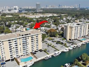 2000 NE 135th St 908, North Miami FL 33181