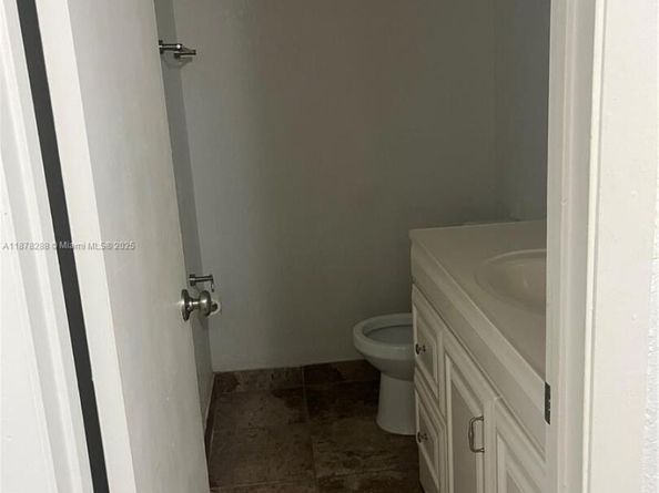 3720 N Pine Island Rd 331, Sunrise FL 33351