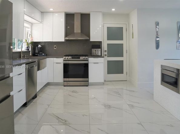 14111 SW 75th St, Miami FL 33183