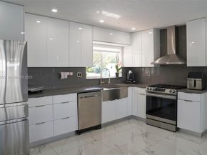 14111 SW 75th St, Miami FL 33183