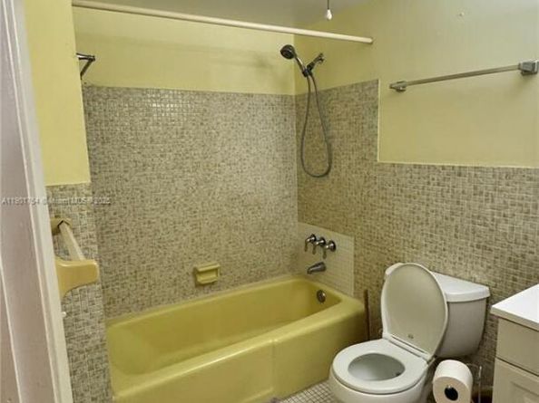 160 NE 203rd Ter E20, Miami Gardens FL 33179