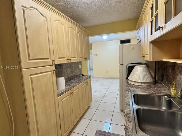 160 NE 203rd Ter E20, Miami Gardens FL 33179