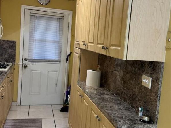 160 NE 203rd Ter E20, Miami Gardens FL 33179