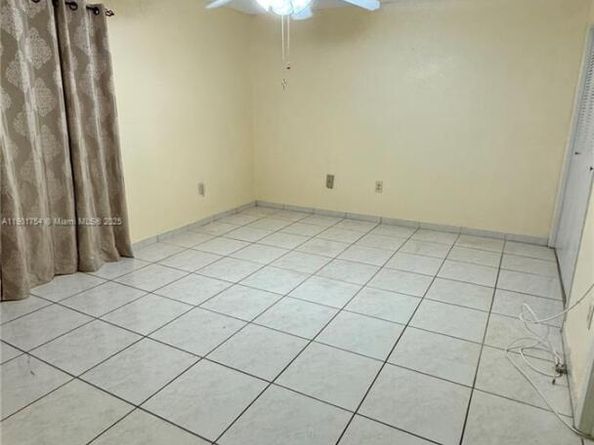 160 NE 203rd Ter E20, Miami Gardens FL 33179